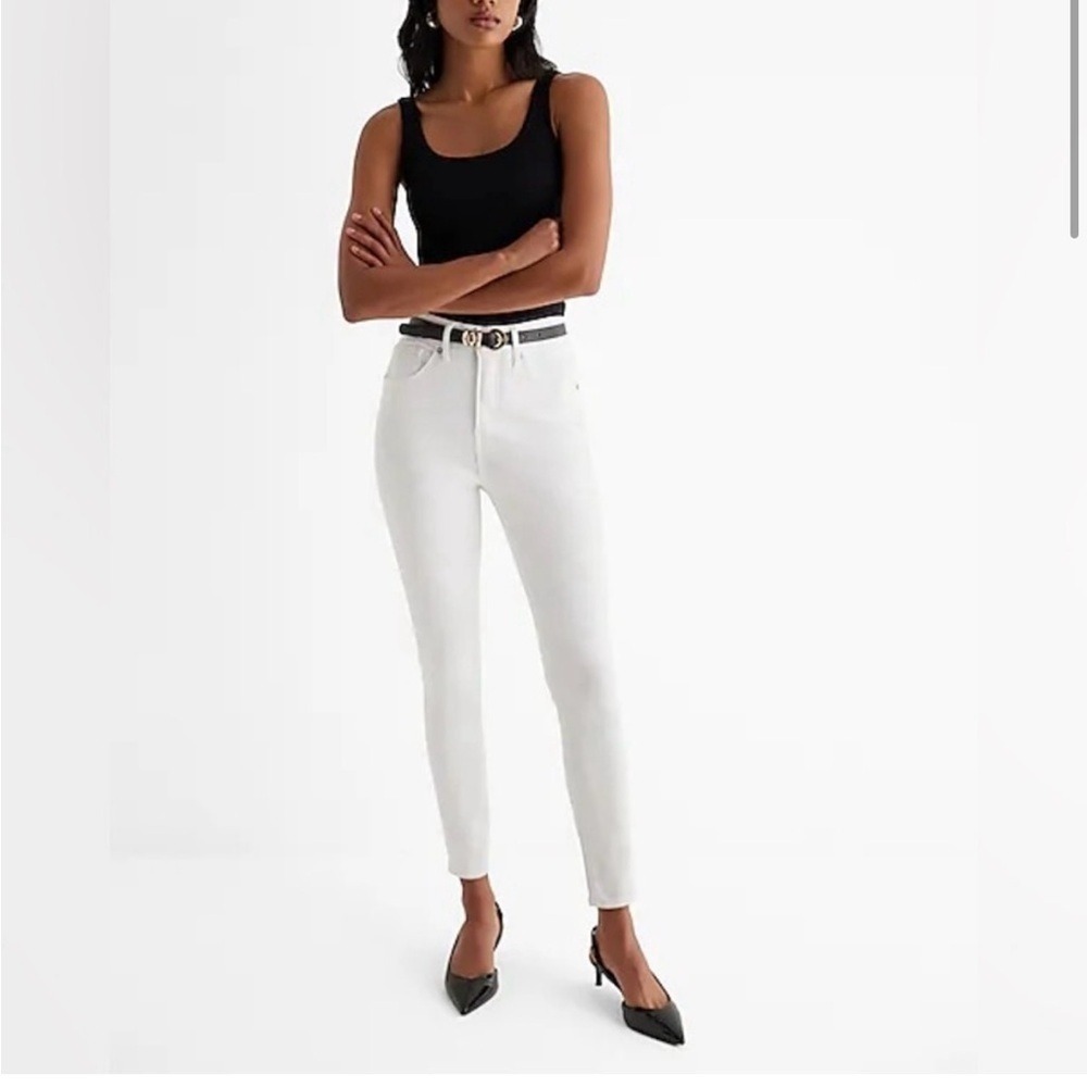 Express Perfect Curves High Wasted White Legging Jean‎ size 8